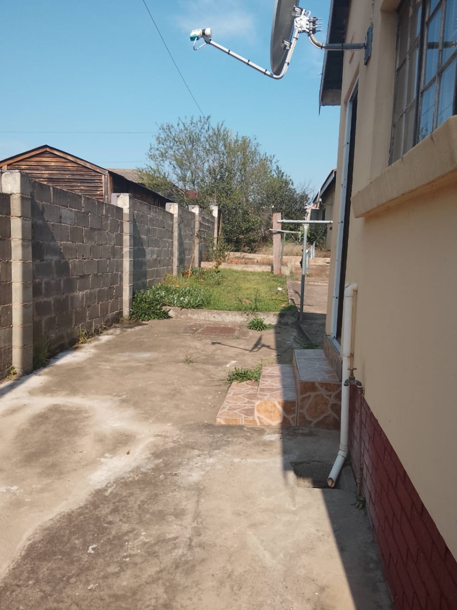 To Let 4 Bedroom Property for Rent in Sidwadwa Eastern Cape